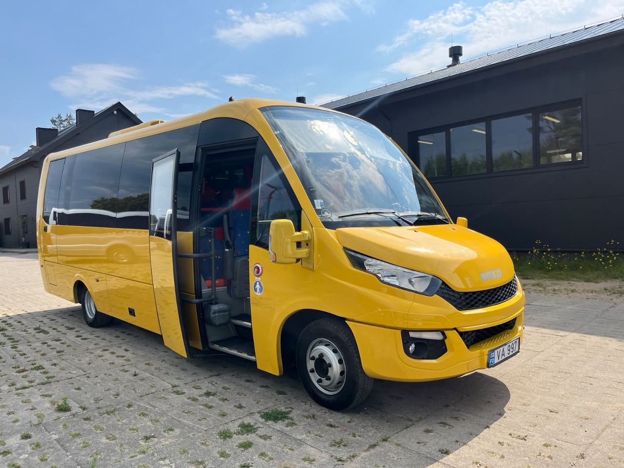 Iveco Rosero First / 24+1+1 / Telma/ EURO6 - Autocar: foto 1 Iveco Rosero First / 24+1+1 / Telma/ EURO6 - Autocar: foto 1