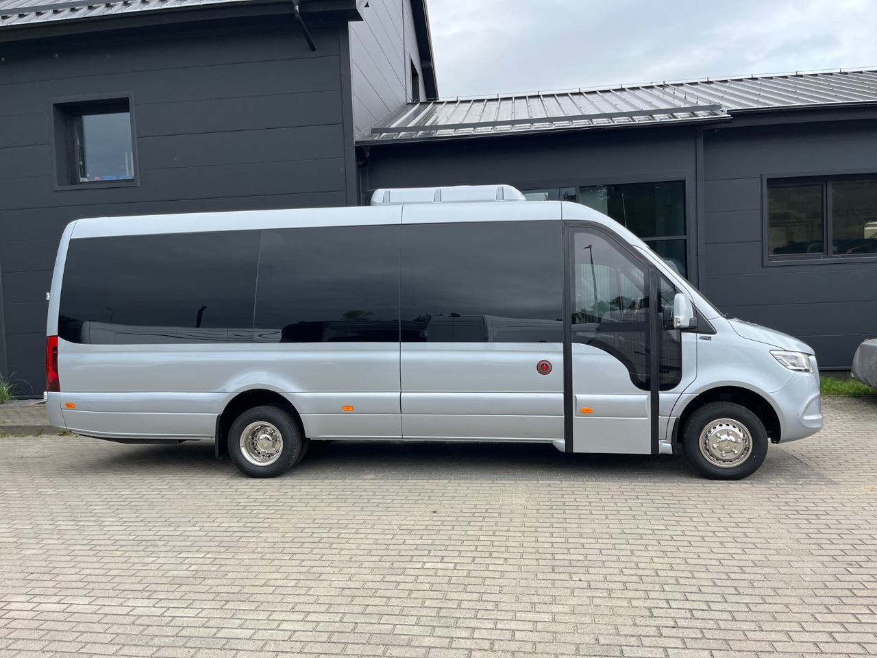 Mercedes-Benz Sprinter 519 TRANSFER XL / 22+1+1 / ON STOCK!!! Mercedes-Benz Sprinter 519 TOURIST XL/ 21-24 Seats/ IN STOCK! - Minibús, Furgoneta de pasajeros: foto 4 Mercedes-Benz Sprinter 519 TRANSFER XL / 22+1+1 / ON STOCK!!! Mercedes-Benz Sprinter 519 TOURIST XL/ 21-24 Seats/ IN STOCK! - Minibús, Furgoneta de pasajeros: foto 4