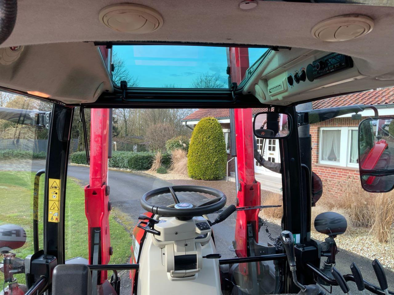 Massey Ferguson MF 5709 S - Tractor: foto 5 Massey Ferguson MF 5709 S - Tractor: foto 5