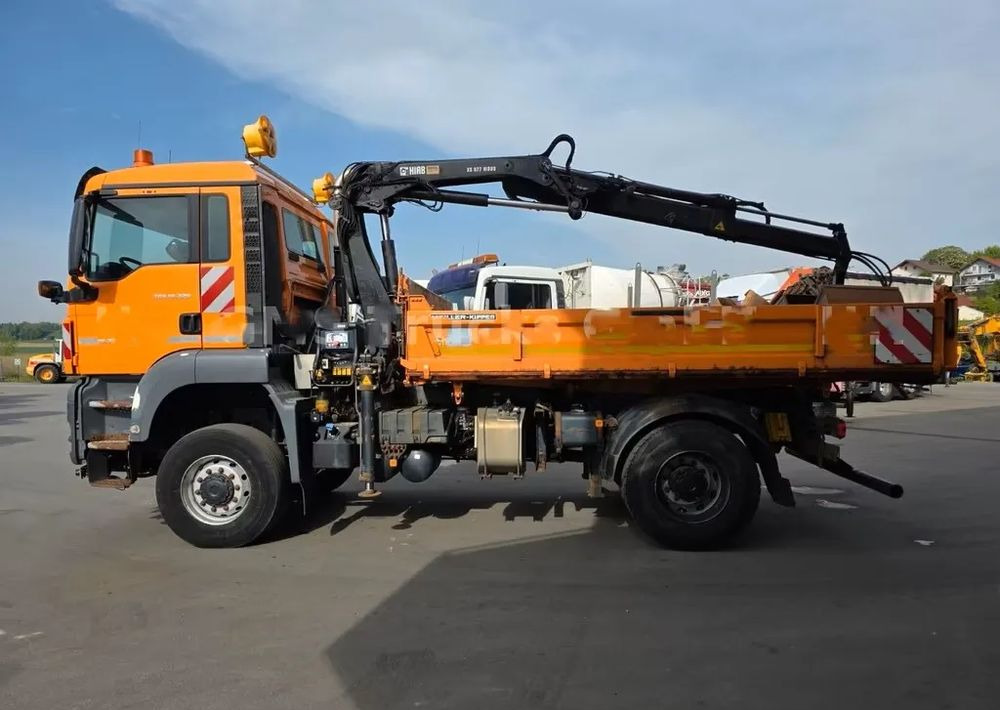 MAN TGS 18.320 4x4 – Wywrotka trójstronna Meiller + Kran HIAB | Komunalny | Euro 5 - Volquete camión: foto 5 MAN TGS 18.320 4x4 – Wywrotka trójstronna Meiller + Kran HIAB | Komunalny | Euro 5 - Volquete camión: foto 5