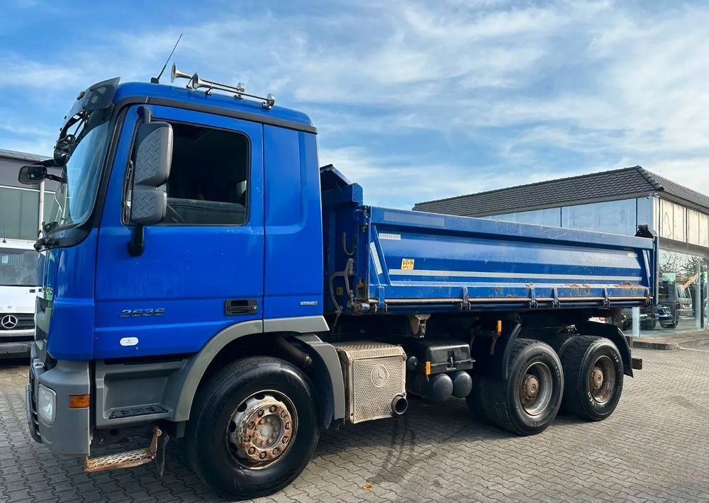 Mercedes-Benz Actros 2636 I Wywrotka trójstronna Meiller I Bordmatik I 6x4 I Euro 5 I Retarder I - Volquete camión: foto 1 Mercedes-Benz Actros 2636 I Wywrotka trójstronna Meiller I Bordmatik I 6x4 I Euro 5 I Retarder I - Volquete camión: foto 1