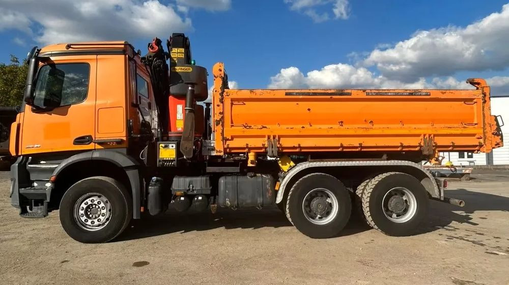 Mercedes-Benz Arocs 2648/3 – 3-stronny wywrotka Meiller / Żuraw Palfinger PK23002 / 2x BORDMATIK / Automatyczna - Volquete camión: foto 4 Mercedes-Benz Arocs 2648/3 – 3-stronny wywrotka Meiller / Żuraw Palfinger PK23002 / 2x BORDMATIK / Automatyczna - Volquete camión: foto 4