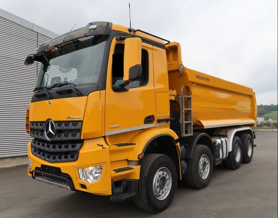 Mercedes-Benz Arocs 3251 8x4 | 510 KM | Euro 6d | Navi | Wywrotka Trójstronna | 215 600 km !! - Volquete camión: foto 1 Mercedes-Benz Arocs 3251 8x4 | 510 KM | Euro 6d | Navi | Wywrotka Trójstronna | 215 600 km !! - Volquete camión: foto 1