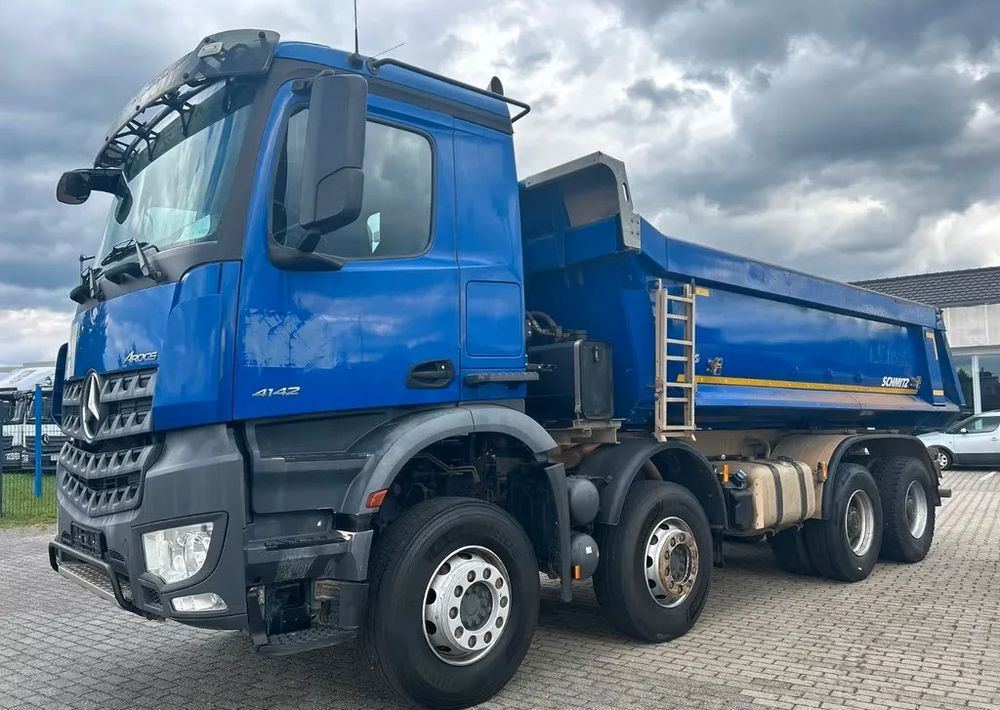 Mercedes-Benz Arocs 4142 | Wywrotka Schmitz | 8x4 | Euro 6 | Klima | Retarder | 242 598 km - Volquete camión: foto 4 Mercedes-Benz Arocs 4142 | Wywrotka Schmitz | 8x4 | Euro 6 | Klima | Retarder | 242 598 km - Volquete camión: foto 4