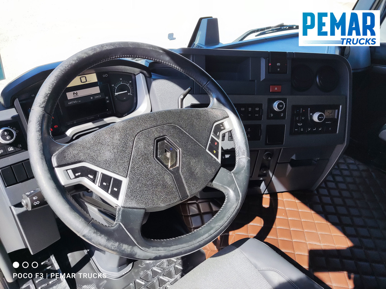 Foto del interior 3: Cabeza tractora RENAULT T 480 COMFORT RETARDER ADR