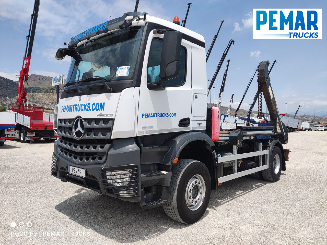 MERCEDES-BENZ AROCS 1845 PORTACONTENEDOR CADENA - Portacontenedor de cadenas camión: foto 2 MERCEDES-BENZ AROCS 1845 PORTACONTENEDOR CADENA - Portacontenedor de cadenas camión: foto 2