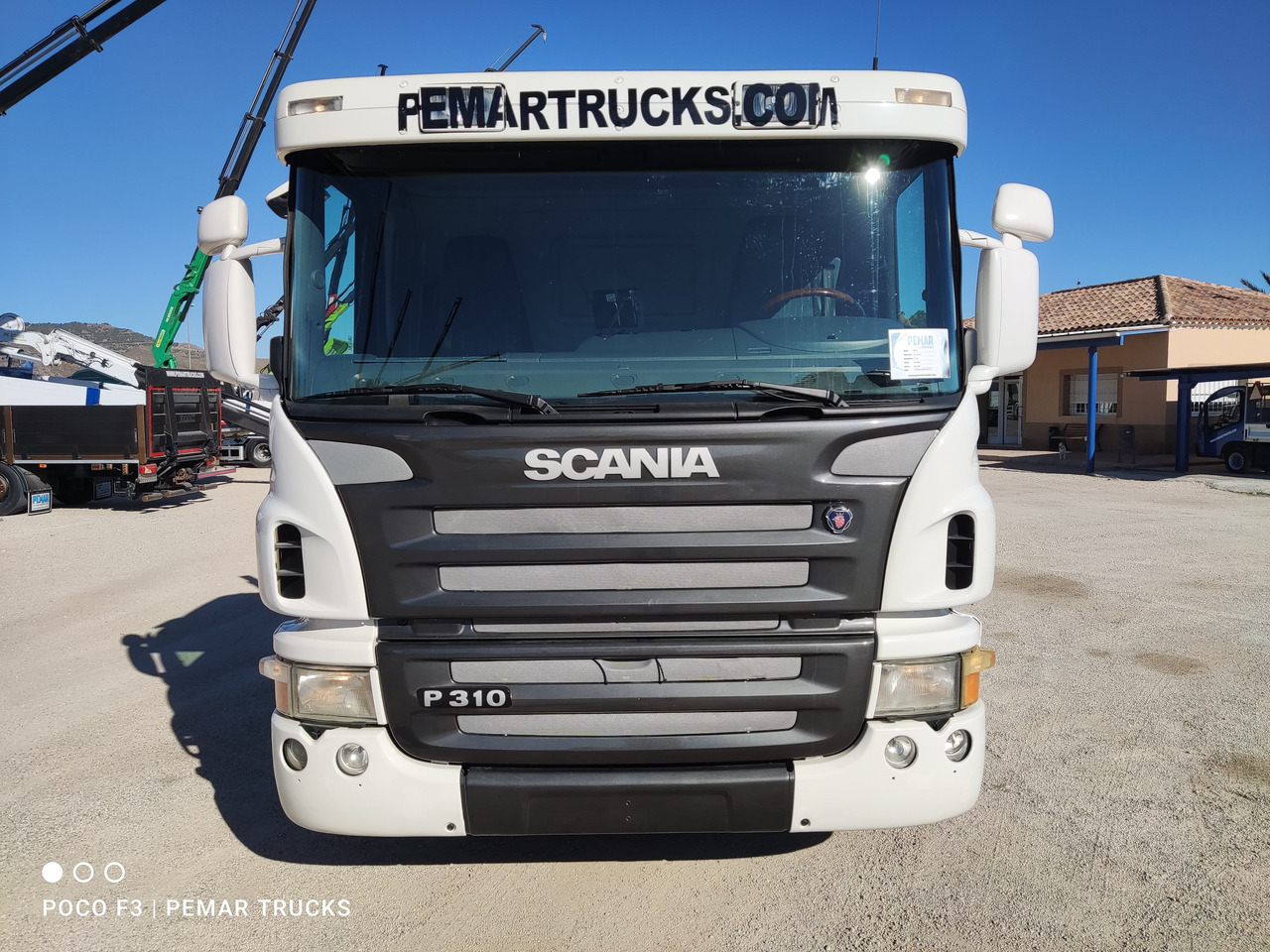 SCANIA P 310 6X2 GRUA CAJA FIJA FASSI F 210 - Camión grúa: foto 3 SCANIA P 310 6X2 GRUA CAJA FIJA FASSI F 210 - Camión grúa: foto 3