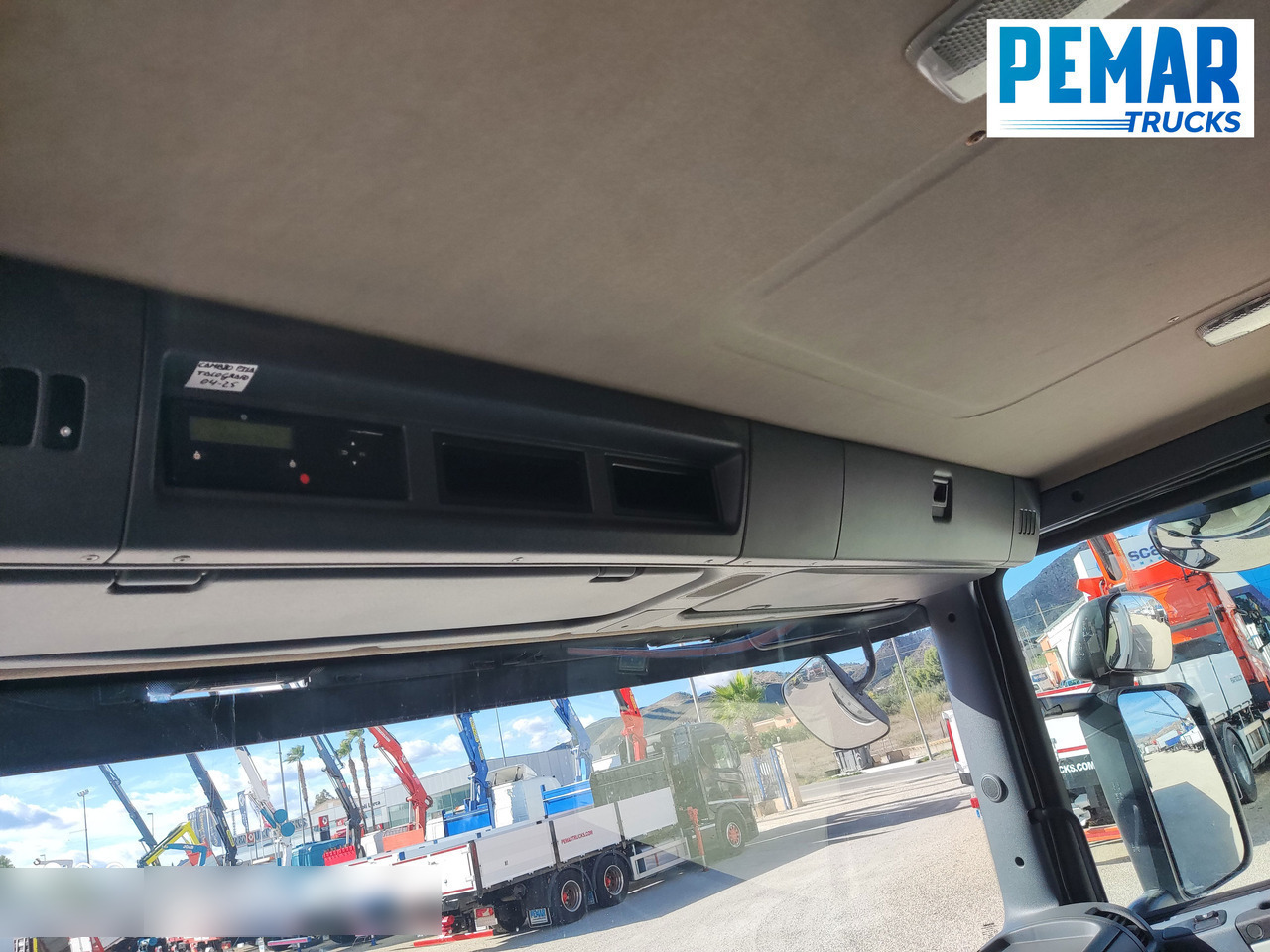 Camión caja cerrada SCANIA P 450 6X2 CAJA CERRADA: foto 24