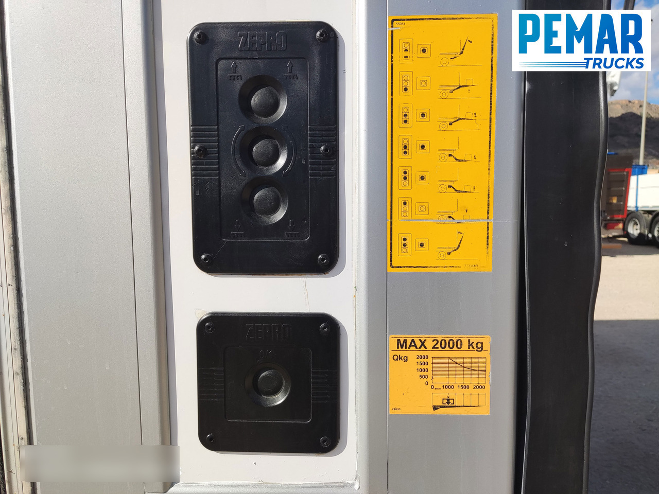 Camión caja cerrada SCANIA P 450 6X2 CAJA CERRADA: foto 9