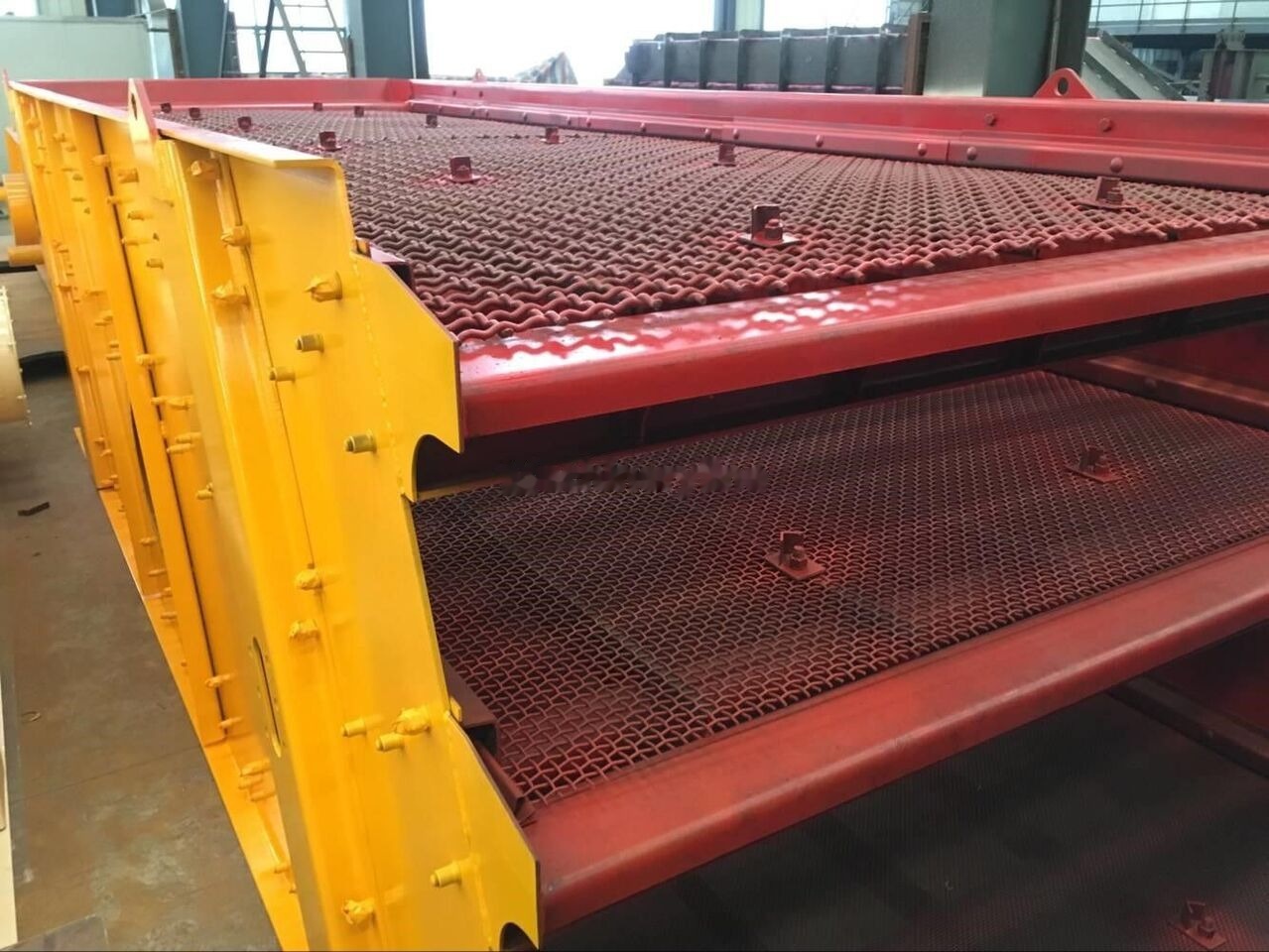 Kinglink 3YK2160 Aggregates and Stone Vibrating Screen | 300TPH - Cribadora: foto 5 Kinglink 3YK2160 Aggregates and Stone Vibrating Screen | 300TPH - Cribadora: foto 5