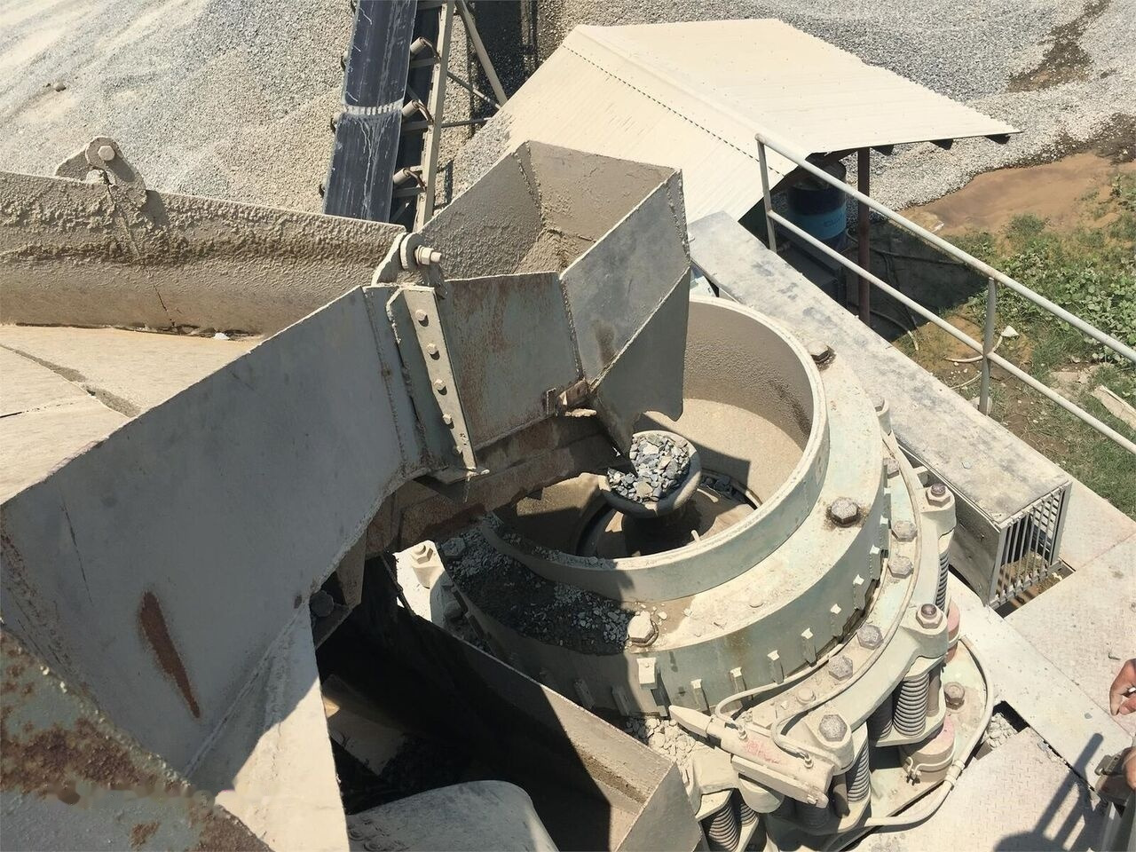 Kinglink 4.25 Ft Riverstone Cone Crusher KLF1300 - Trituradora de cono: foto 3 Kinglink 4.25 Ft Riverstone Cone Crusher KLF1300 - Trituradora de cono: foto 3