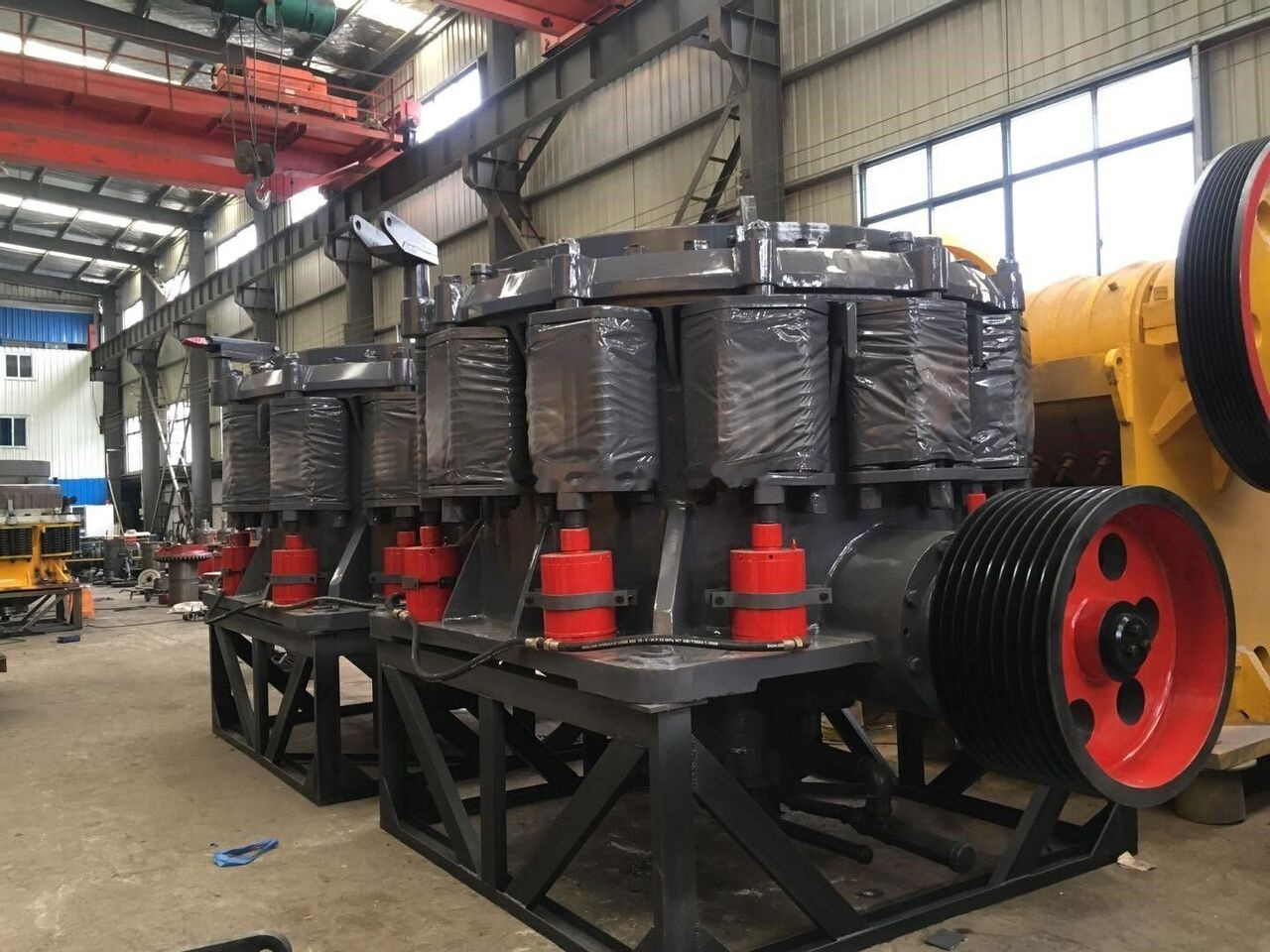 Kinglink KLC1500 Iron Ore Cone Crusher - Trituradora de cono: foto 3 Kinglink KLC1500 Iron Ore Cone Crusher - Trituradora de cono: foto 3