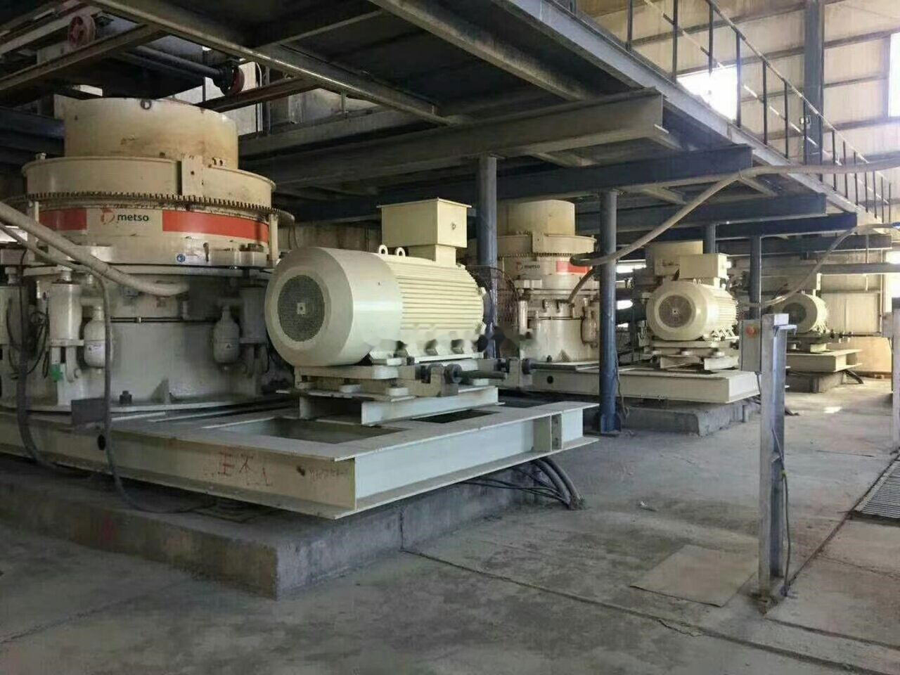 Metso Used HP500 Cone Crusher - Trituradora de cono: foto 1 Metso Used HP500 Cone Crusher - Trituradora de cono: foto 1