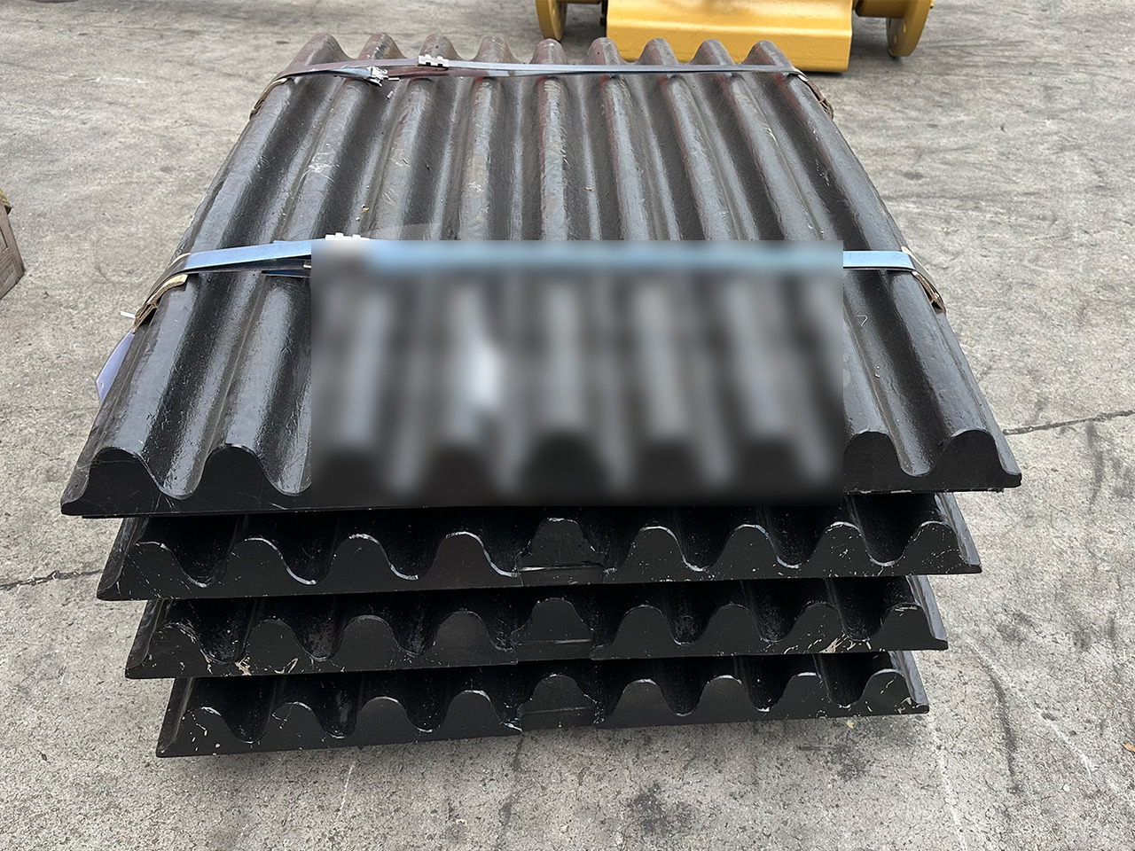 KINGLINK High Manganese Steel Movable Jaw Plates 17003347 for CT2036 Jaw Crusher - Piezas de recambio para Maquinaria de construcción: foto 1 KINGLINK High Manganese Steel Movable Jaw Plates 17003347 for CT2036 Jaw Crusher - Piezas de recambio para Maquinaria de construcción: foto 1