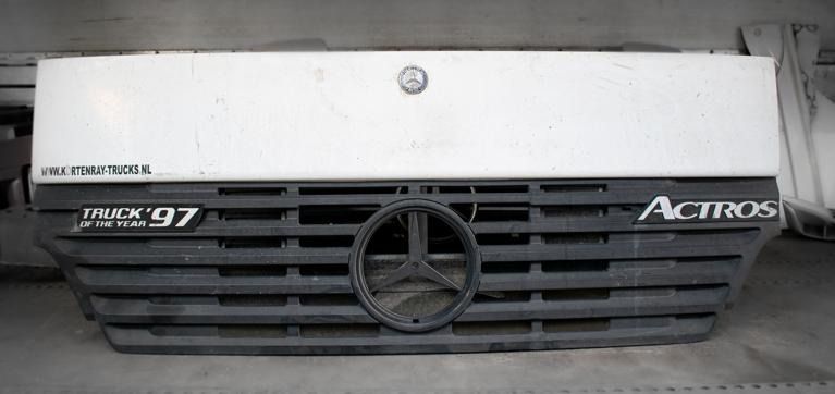 MERCEDES-BENZ ACTROS MEGA MP I - Capota para Camión: foto 1 MERCEDES-BENZ ACTROS MEGA MP I - Capota para Camión: foto 1