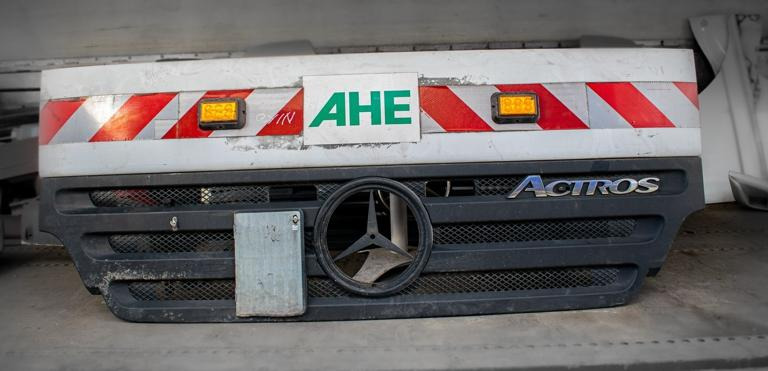 MERCEDES-BENZ ACTROS MP II MEGA - Capota para Camión: foto 1 MERCEDES-BENZ ACTROS MP II MEGA - Capota para Camión: foto 1