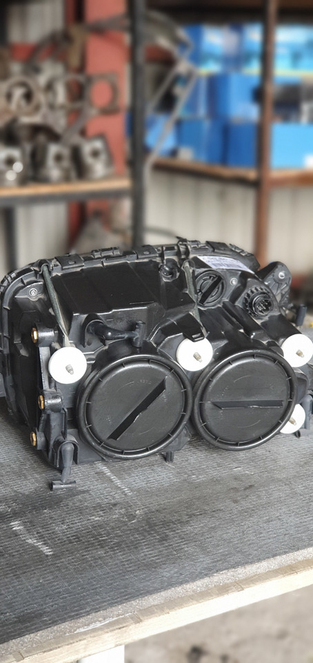 MERCEDES-BENZ ACTROS MP III - DRIVER - Faro delantero para Camión: foto 3 MERCEDES-BENZ ACTROS MP III - DRIVER - Faro delantero para Camión: foto 3