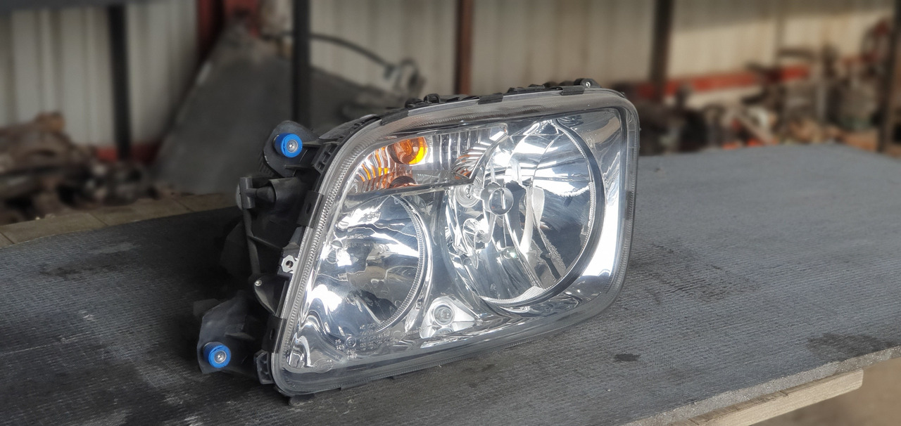 MERCEDES-BENZ ACTROS MP III - DRIVER - Faro delantero para Camión: foto 2 MERCEDES-BENZ ACTROS MP III - DRIVER - Faro delantero para Camión: foto 2