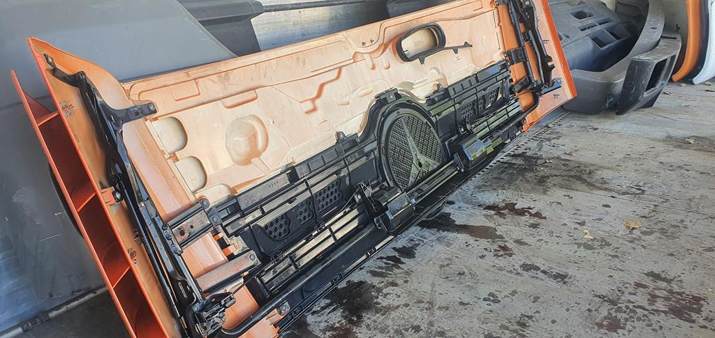 MERCEDES-BENZ ACTROS MP4 - Capota para Camión: foto 5 MERCEDES-BENZ ACTROS MP4 - Capota para Camión: foto 5