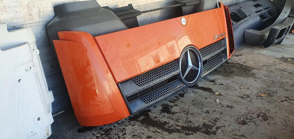 MERCEDES-BENZ ACTROS MP4 - Capota para Camión: foto 3 MERCEDES-BENZ ACTROS MP4 - Capota para Camión: foto 3