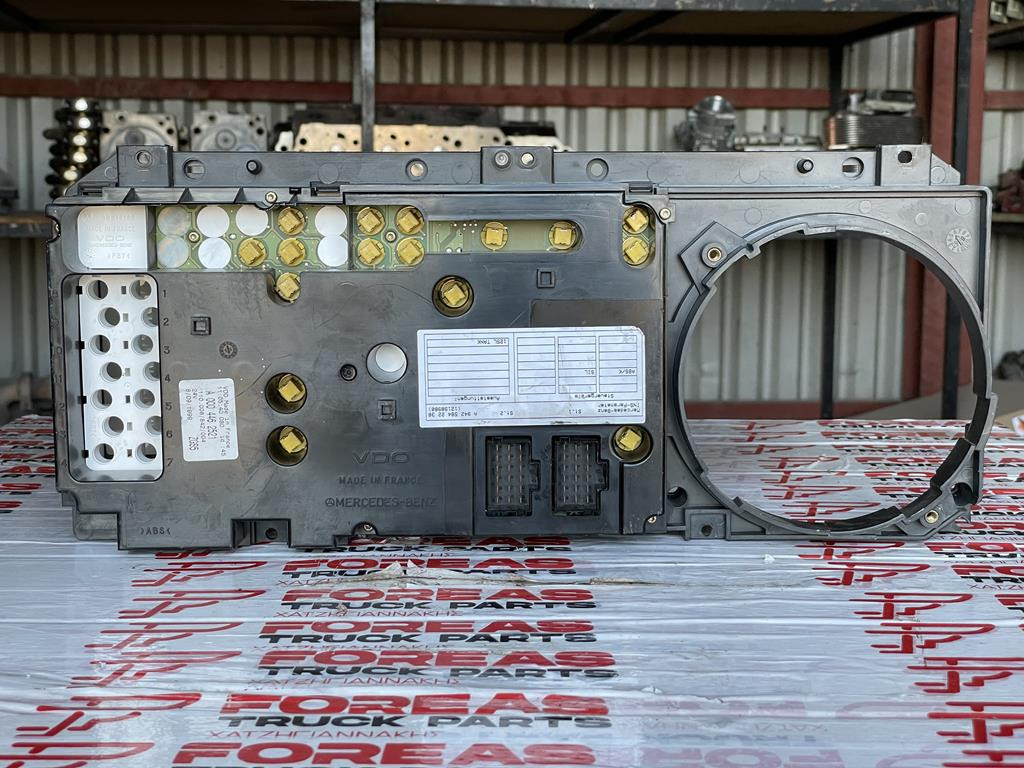 Salpicadero para Camión MERCEDES-BENZ ATEGO 1: foto 8
