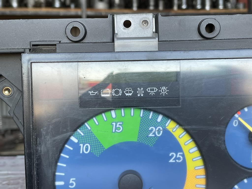 Salpicadero para Camión MERCEDES-BENZ ATEGO 1: foto 7