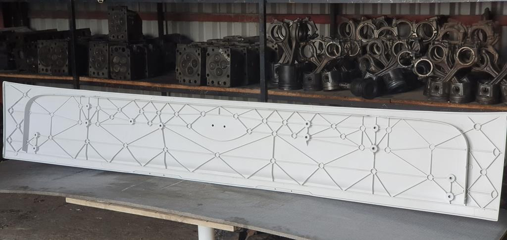 MERCEDES-BENZ ATEGO HOOD TOP PLASTIC - Capota para Camión: foto 2 MERCEDES-BENZ ATEGO HOOD TOP PLASTIC - Capota para Camión: foto 2