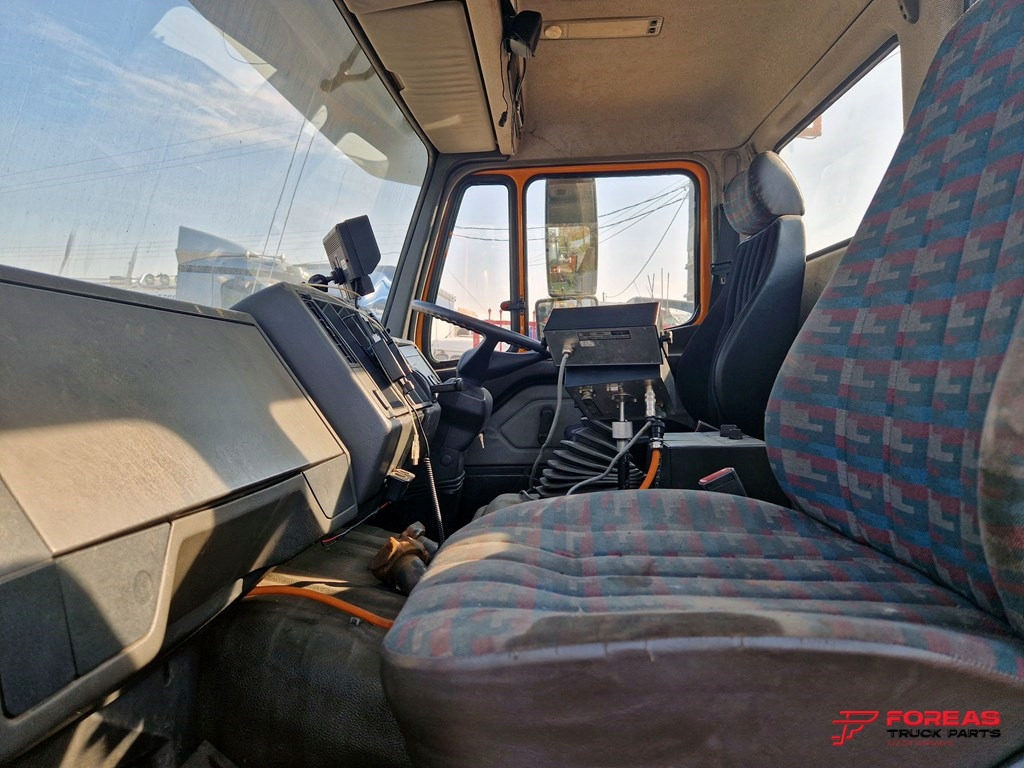 Cabina MERCEDES SK - SMALL - RIGHT HAND DRIVE: foto 9