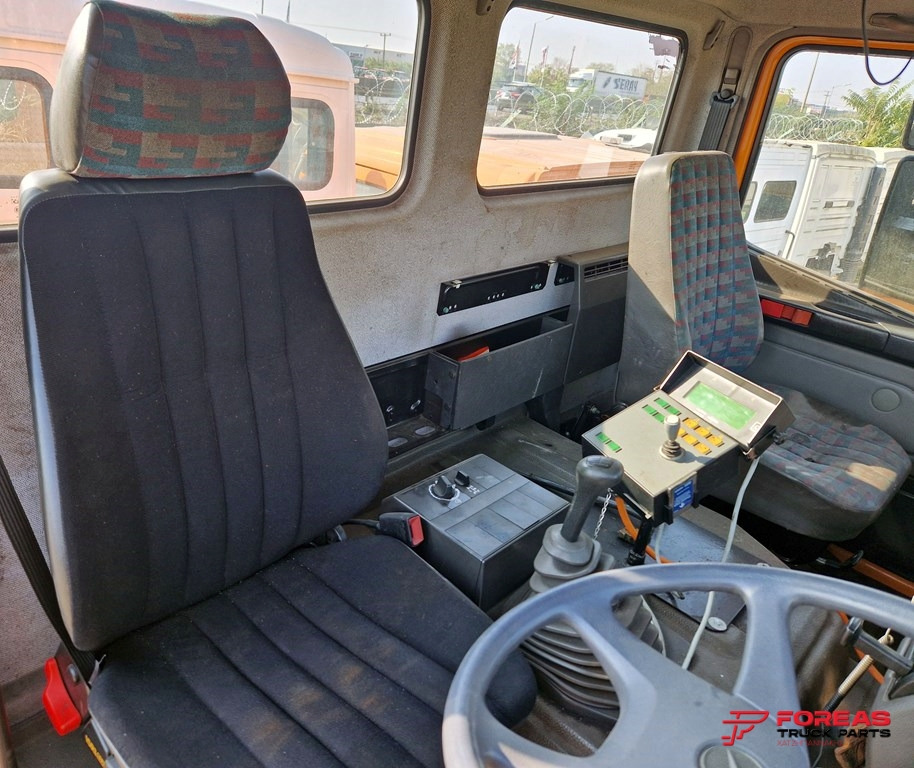 Cabina MERCEDES SK - SMALL - RIGHT HAND DRIVE: foto 8