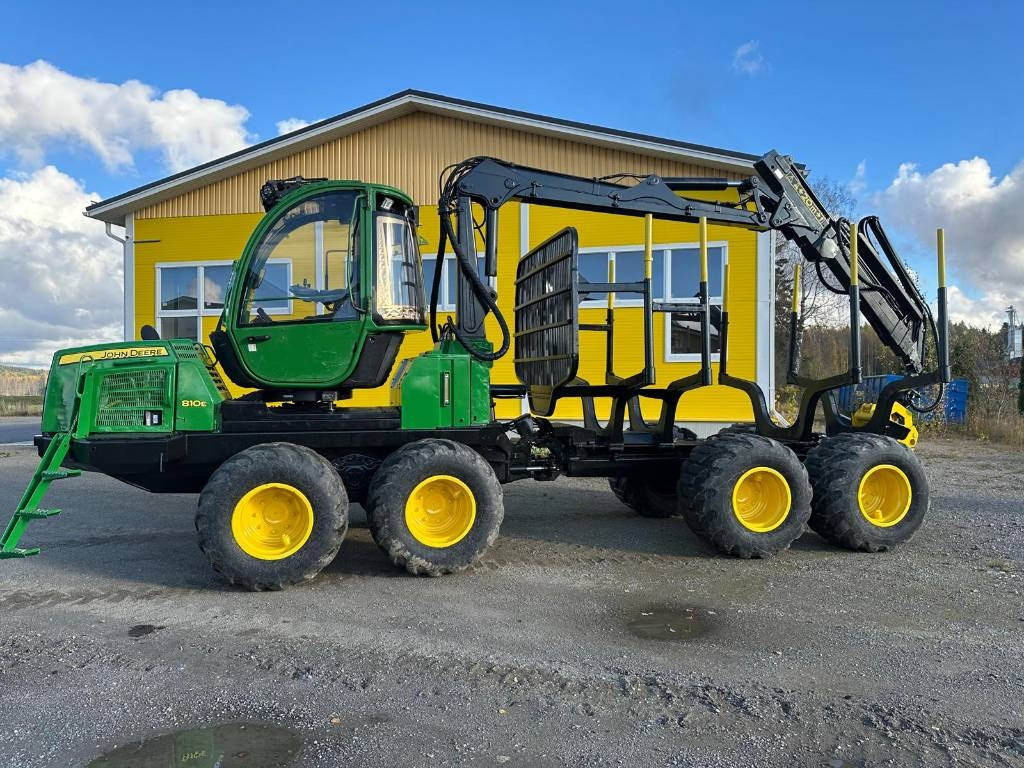 John Deere 810 E  - Autocargador: foto 1 John Deere 810 E  - Autocargador: foto 1