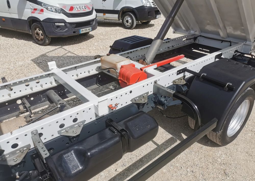 Volquete furgoneta Iveco Daily 35C11 Kiper wywrotka Hak Bliźniak sprowadzony 35C12: foto 8 Volquete furgoneta Iveco Daily 35C11 Kiper wywrotka Hak Bliźniak sprowadzony 35C12: foto 8