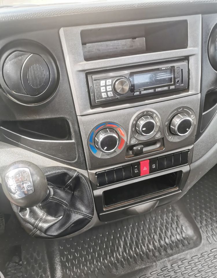 Volquete furgoneta Iveco Daily 35C11 Kiper wywrotka Hak Bliźniak sprowadzony 35C12: foto 11 Volquete furgoneta Iveco Daily 35C11 Kiper wywrotka Hak Bliźniak sprowadzony 35C12: foto 11