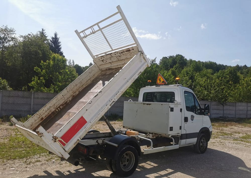 Iveco Daily 35C11 Kiper wywrotka Hak Bliźniak sprowadzony - Volquete furgoneta: foto 4 Iveco Daily 35C11 Kiper wywrotka Hak Bliźniak sprowadzony - Volquete furgoneta: foto 4