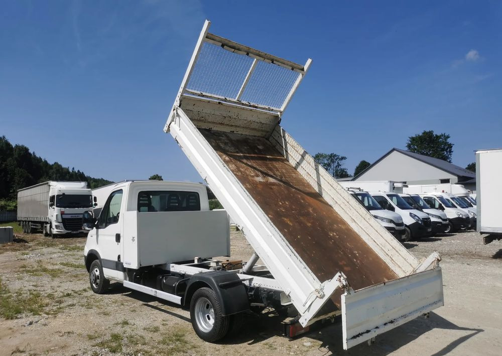 Iveco Daily 35C15 Kiper 3.0 - 150KM wywrotka Hak Bliźniak blokada mostu Klima - Volquete furgoneta: foto 3 Iveco Daily 35C15 Kiper 3.0 - 150KM wywrotka Hak Bliźniak blokada mostu Klima - Volquete furgoneta: foto 3