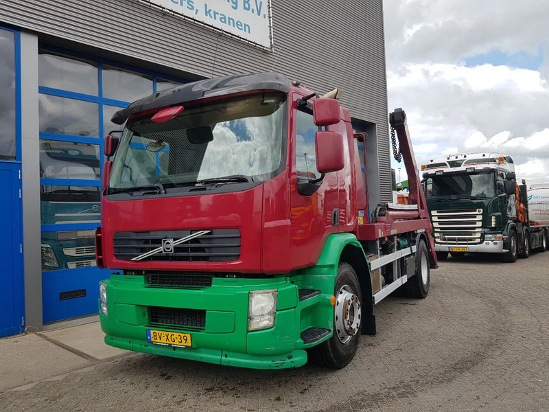 Volvo FE 240 Portaalarm Hyvalift Euro 5 - Portacontenedor de cadenas camión: foto 2 Volvo FE 240 Portaalarm Hyvalift Euro 5 - Portacontenedor de cadenas camión: foto 2