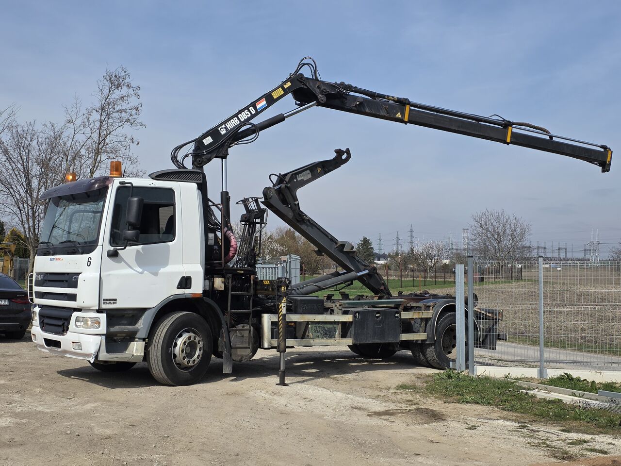 DAF CF 220 HOOK SYSTEM / HIAB 085 5.6.FUNCTION - Multibasculante camión, Camión grúa: foto 3 DAF CF 220 HOOK SYSTEM / HIAB 085 5.6.FUNCTION - Multibasculante camión, Camión grúa: foto 3