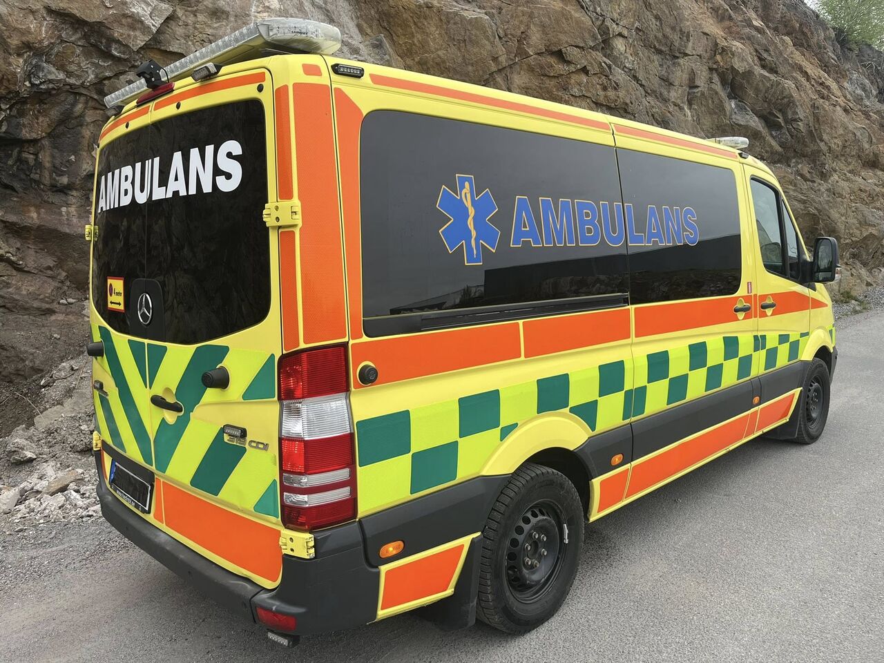 MERCEDES-BENZ Sprinter 319 - Ambulancia: foto 4 MERCEDES-BENZ Sprinter 319 - Ambulancia: foto 4