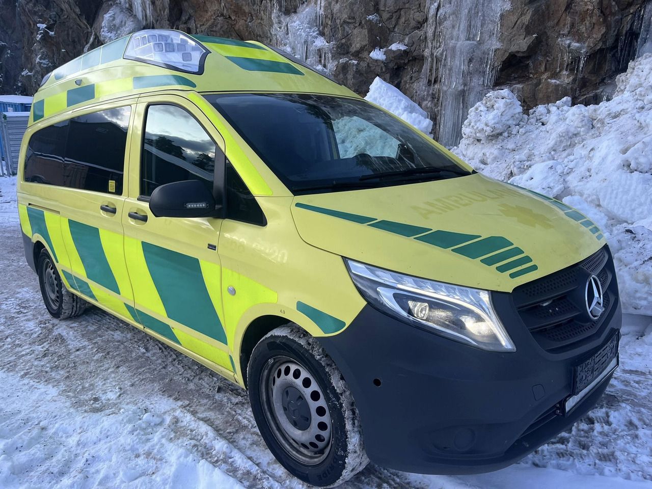 MERCEDES-BENZ Vito 119 4x4 - Ambulans / AMBULANCE - Ambulancia: foto 1 MERCEDES-BENZ Vito 119 4x4 - Ambulans / AMBULANCE - Ambulancia: foto 1