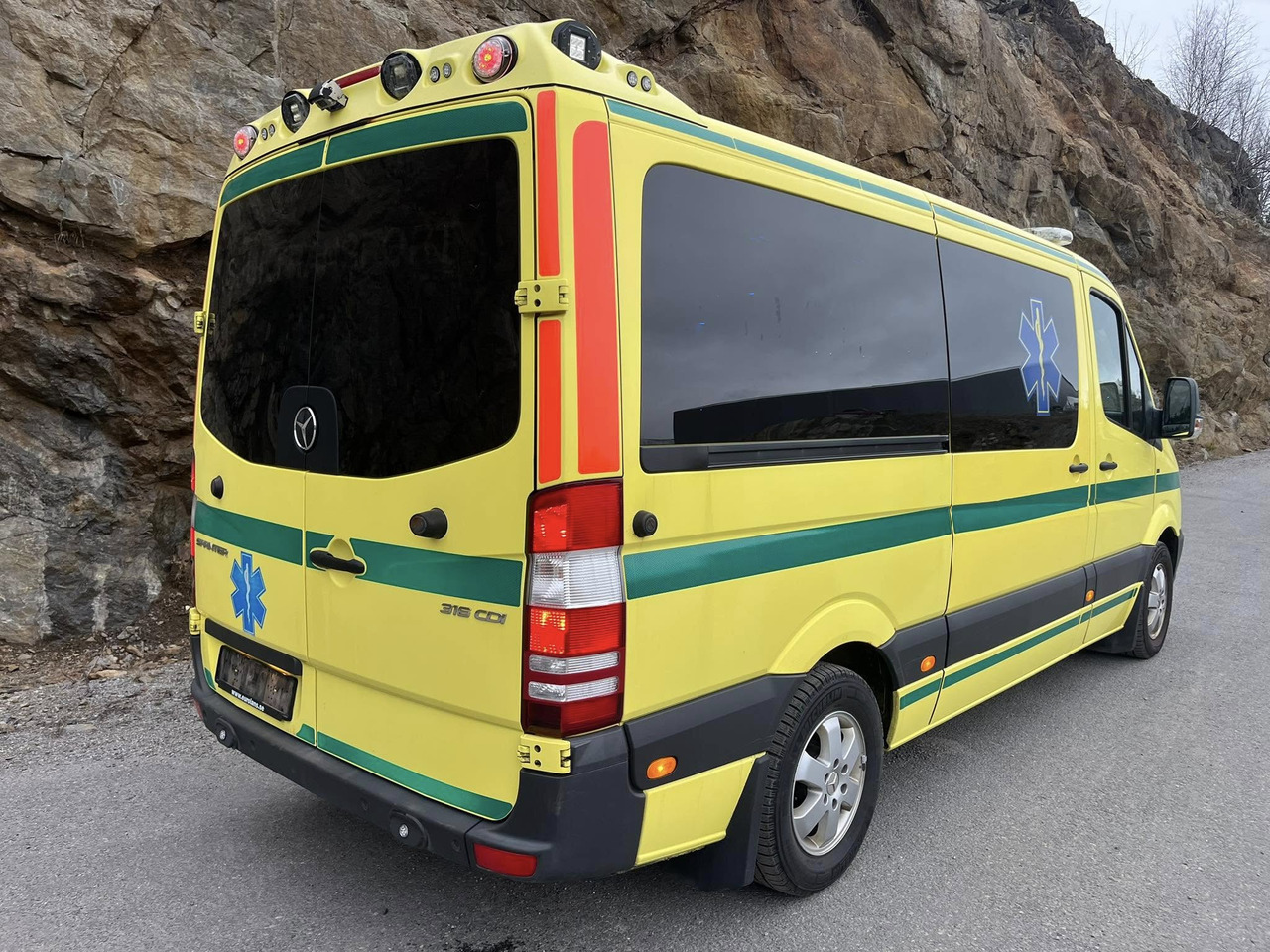 Mercedes-Benz Sprinter 316 - 2 stretcher ambulance - RESERVERAD!! - Ambulancia: foto 4 Mercedes-Benz Sprinter 316 - 2 stretcher ambulance - RESERVERAD!! - Ambulancia: foto 4