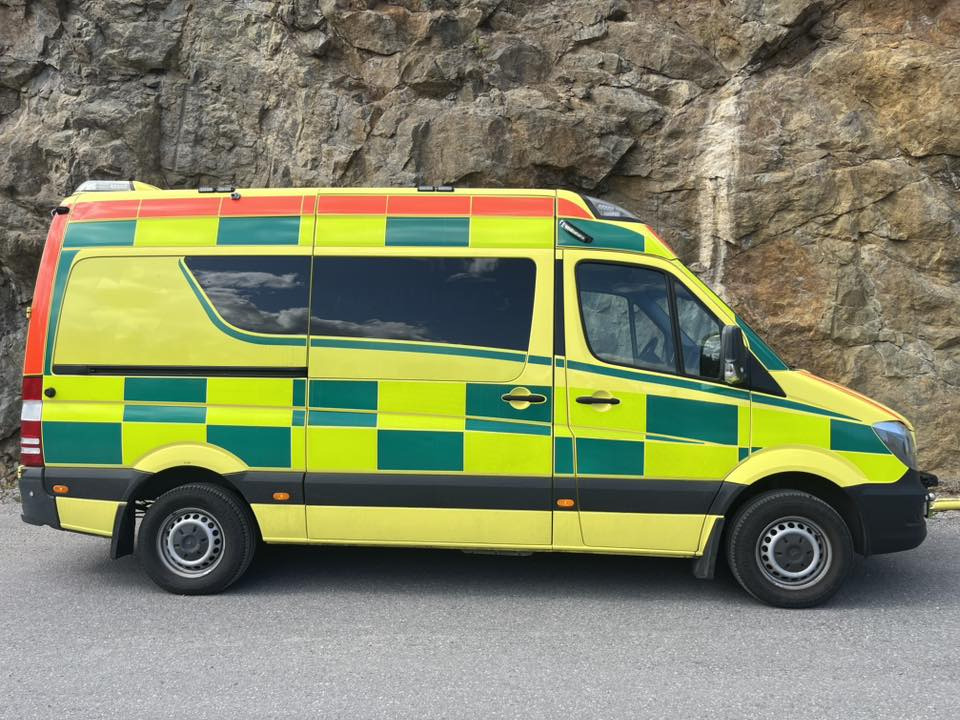 Mercedes-Benz Sprinter 319 - AMBULANCE / Krankenwagen / Ambulancia - Ambulancia: foto 4 Mercedes-Benz Sprinter 319 - AMBULANCE / Krankenwagen / Ambulancia - Ambulancia: foto 4