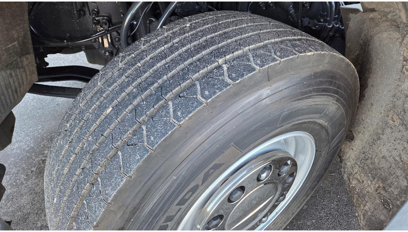 Leasing financiero de Volvo FM410 6X2*4 leasing Volvo FM410 6X2*4: foto 16