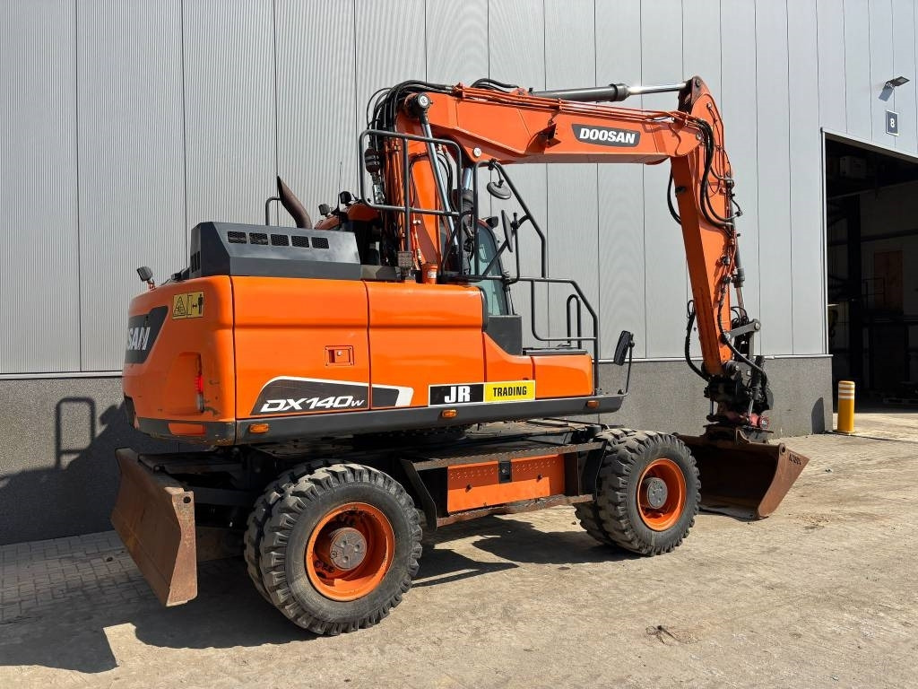 Doosan DX 140 W-5 (R5 Rototilt) - Excavadora de ruedas: foto 5 Doosan DX 140 W-5 (R5 Rototilt) - Excavadora de ruedas: foto 5