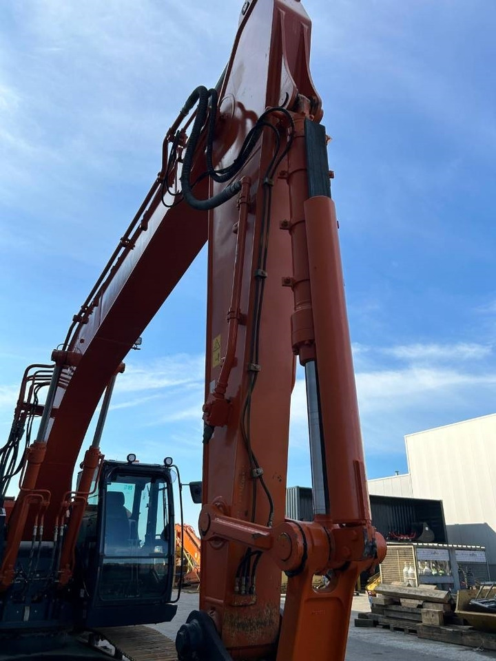 Excavadora de cadenas Hitachi ZX 225 US LC-6: foto 12