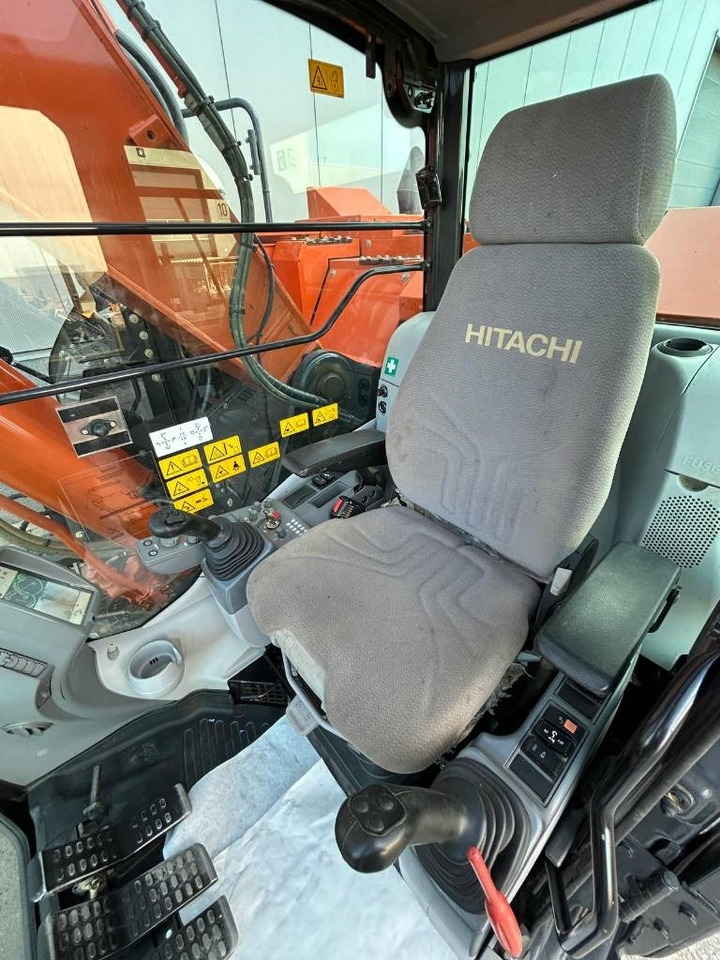 Excavadora de cadenas Hitachi ZX 225 US LC-6: foto 18