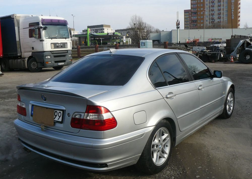 BMW Seria 3 320i - Sedan: foto 4 BMW Seria 3 320i - Sedan: foto 4