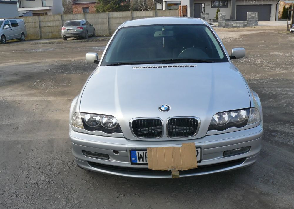 BMW Seria 3 320i - Sedan: foto 1 BMW Seria 3 320i - Sedan: foto 1