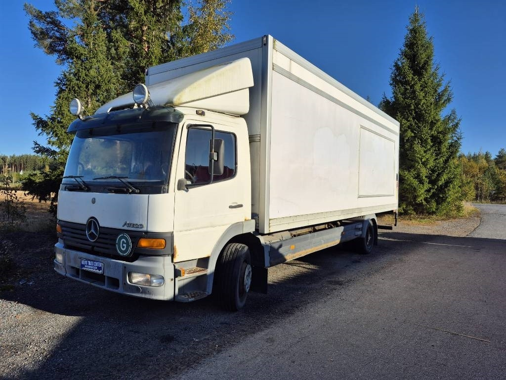 Mercedes-Benz Atego 1223 umpikori+pl nostin - Camión caja cerrada: foto 1 Mercedes-Benz Atego 1223 umpikori+pl nostin - Camión caja cerrada: foto 1
