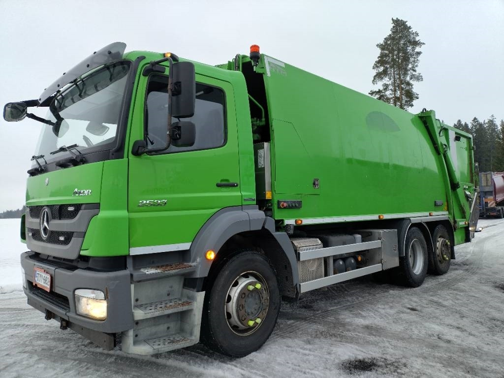 Mercedes-Benz Axor 2533 6x2 NTM 2 lokero pakkaaja - Camión de basura: foto 2 Mercedes-Benz Axor 2533 6x2 NTM 2 lokero pakkaaja - Camión de basura: foto 2