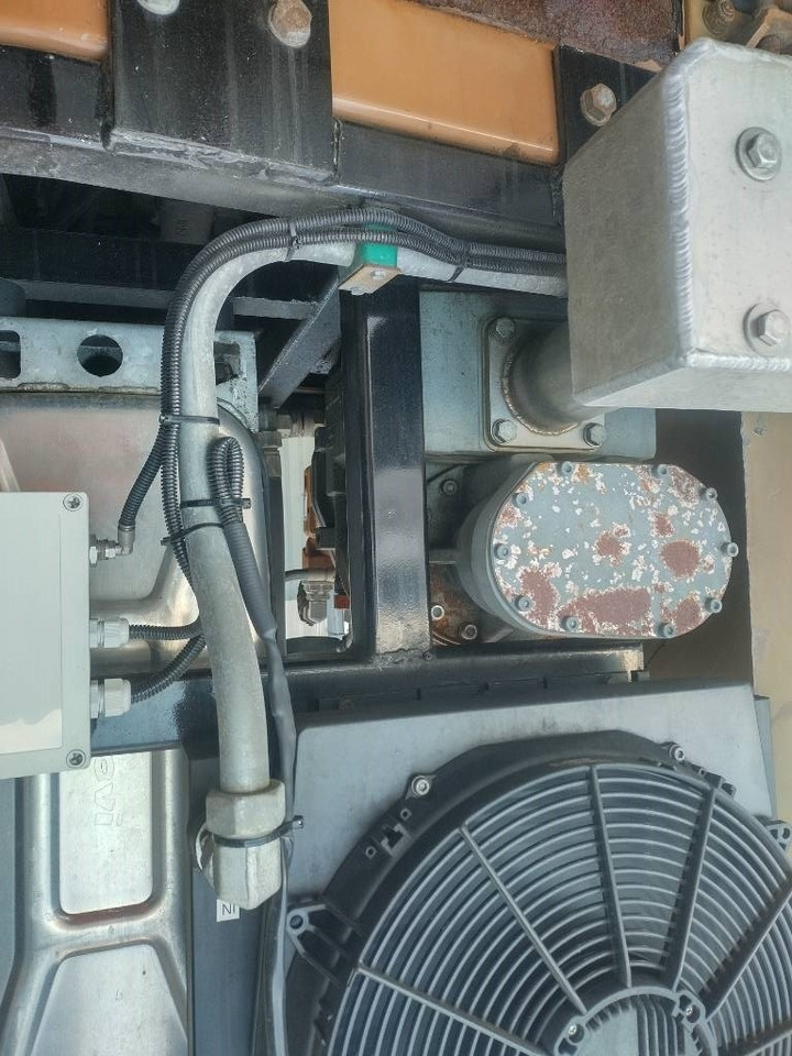 Cisterna camión Sisu E14 8x2 kippipainepytty+kompura: foto 11
