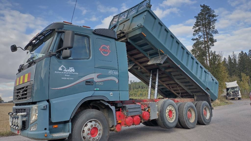 Volvo FH13 8x4 autom.kasettilava - Volquete camión: foto 3 Volvo FH13 8x4 autom.kasettilava - Volquete camión: foto 3